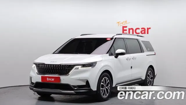 Kia Canival 2023 — photo 1