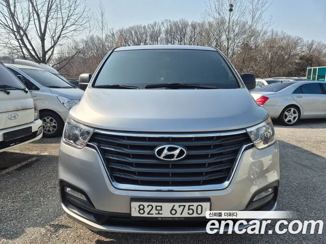 Hyundai Starex 2019 — photo 1