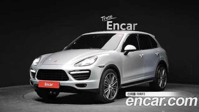 Porsche Cayenne 2011 — photo 1