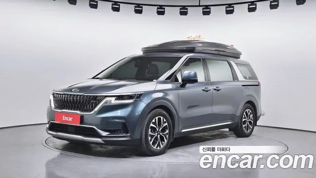 Kia Canival 2021 — photo 1