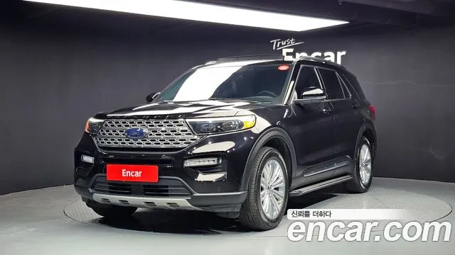 Ford Explorer 2022 — photo 1