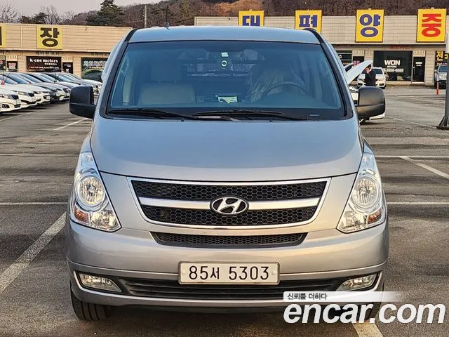 Hyundai Starex 2015 — photo 1