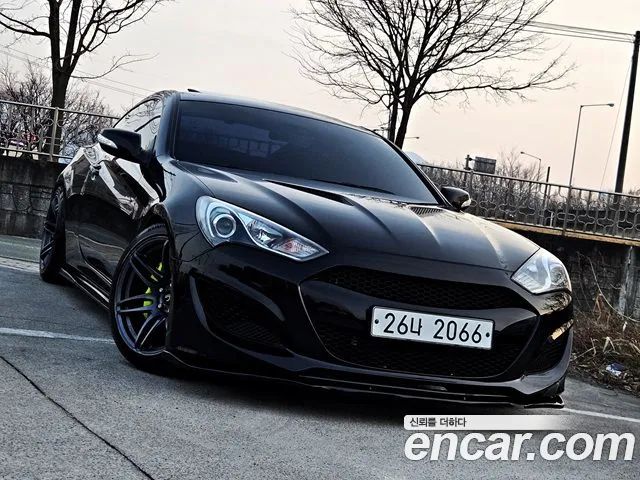 Hyundai Genesis 2011 — photo 1