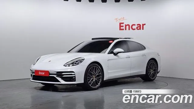 Porsche Panamera 2023 — photo 1