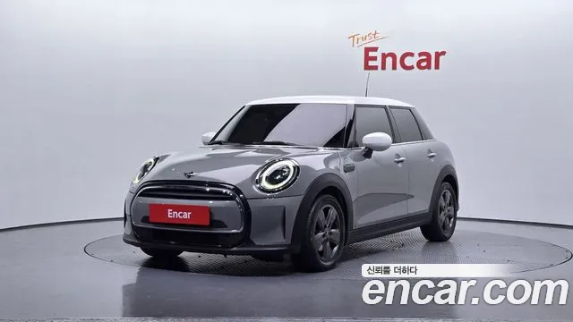 Mini Cooper 2022 — photo 1