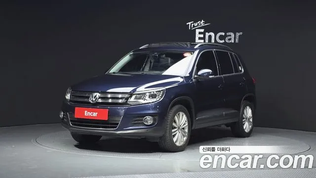 Volkswagen Tiguan 2012 — photo 1