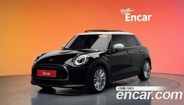 Mini Cooper 2022 — photo 1
