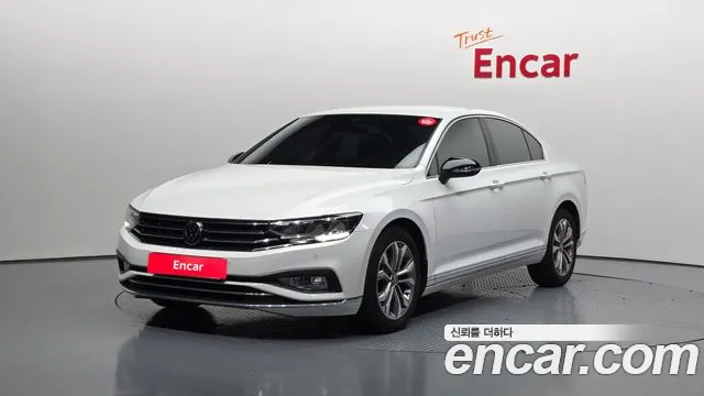 Volkswagen Passat 2022 — photo 1