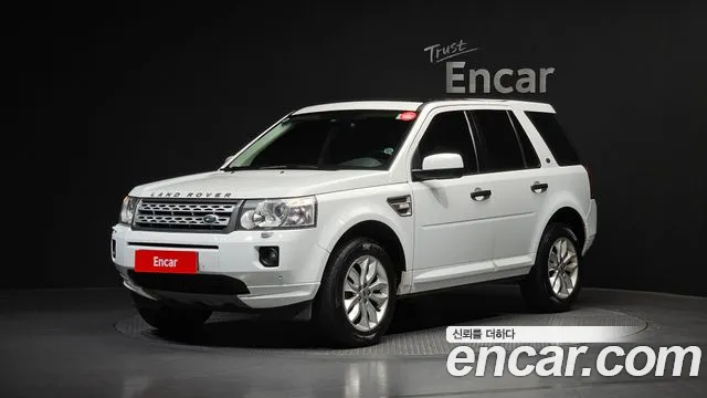 Land Rover Freelander 2011 — photo 1