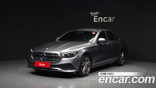 Mercedes-Benz E-Class 2022 — photo 1
