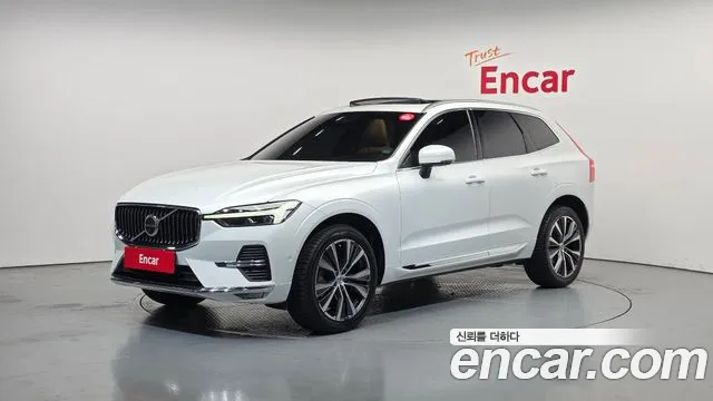 Volvo XC60 2022 — photo 1