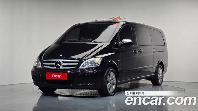 Mercedes-Benz V-Class 2011 — photo 1