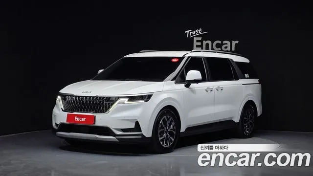 Kia Canival 2023 — photo 1