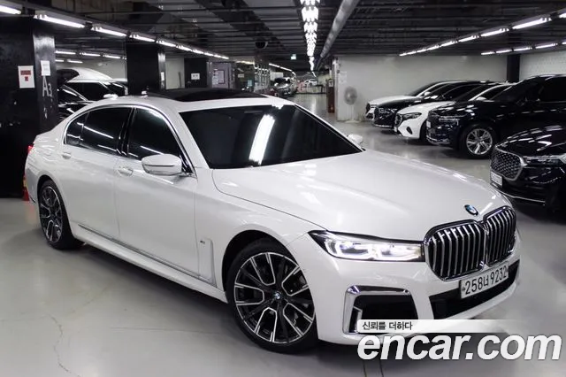 BMW 7-Series 2020 — photo 1