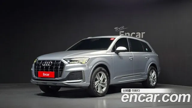 Audi Q7 2021 — photo 1