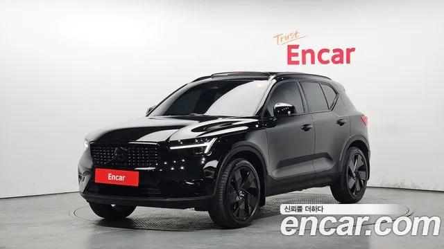 Volvo XC40 2025 — photo 1