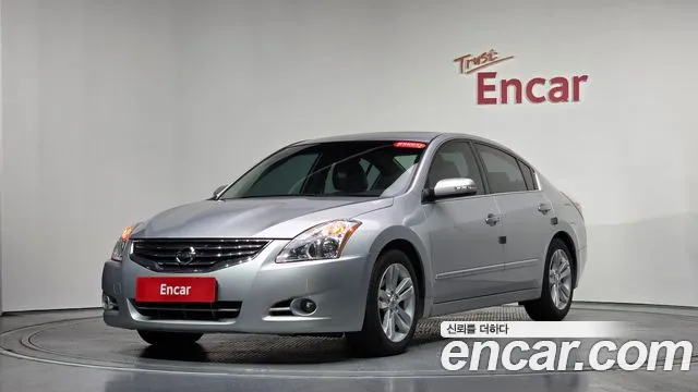 Nissan Altima 2010 — photo 1