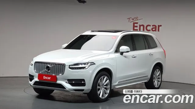 Volvo XC90 2018 — photo 1