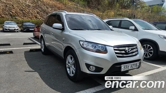 Hyundai Santafe 2011 — photo 1