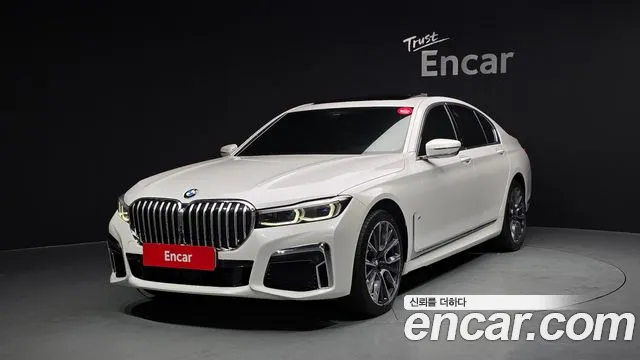 BMW 7-Series 2022 — photo 1