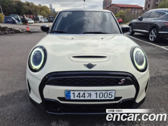 Mini Cooper 2022 — photo 1