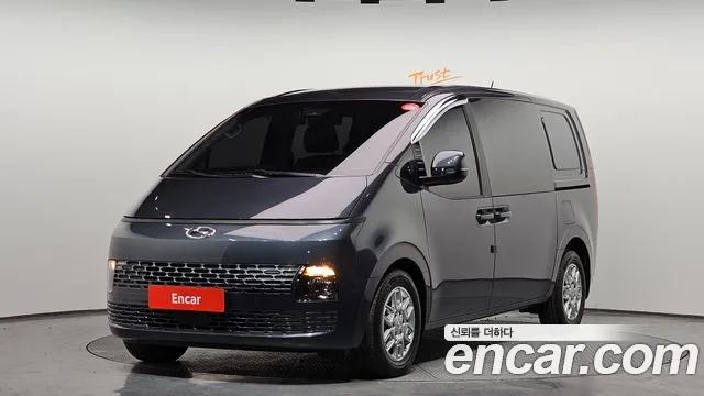 Hyundai Staria 2022 — photo 1
