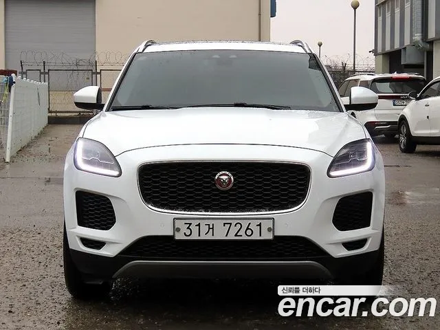 Jaguar E-PACE 2019 — photo 1