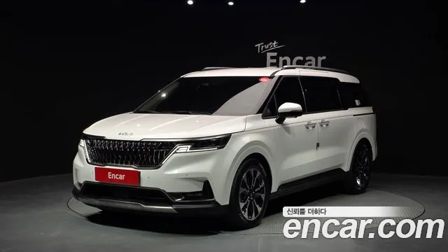 Kia Canival 2023 — photo 1