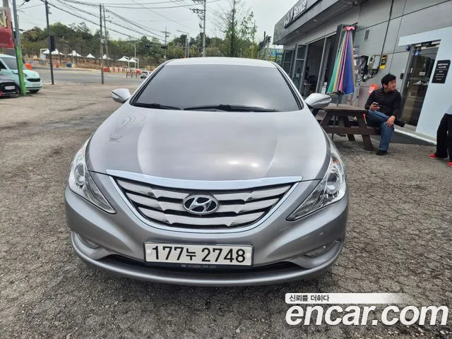 Hyundai Sonata 2011 — photo 1