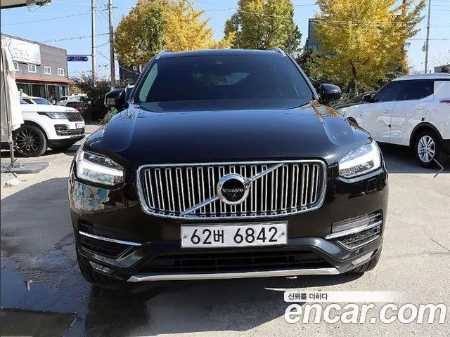 Volvo XC90 2018 — photo 1