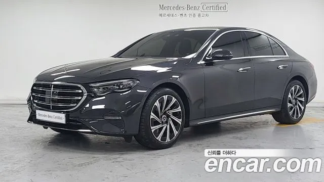 Mercedes-Benz E-Class 2025 — photo 1
