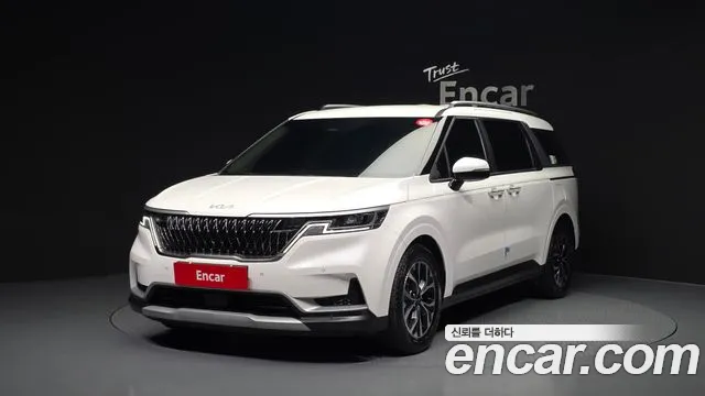 Kia Canival 2023 — photo 1
