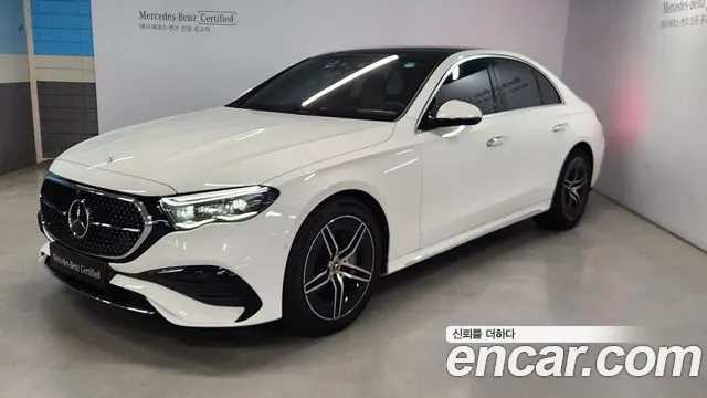 Mercedes-Benz E-Class 2025 — photo 1