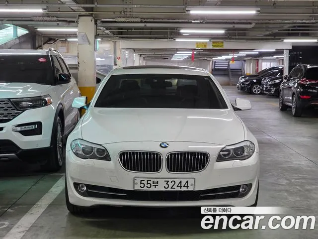 BMW 5-Series 2011 — photo 1