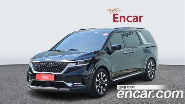 Kia Canival 2023 — photo 1