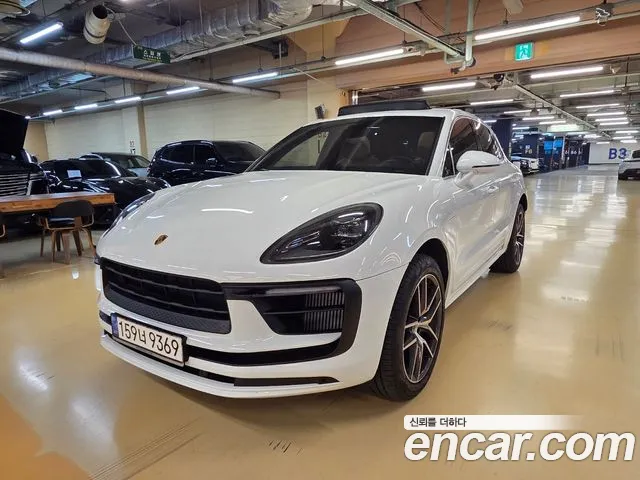 Porsche Macan 2022 — photo 1