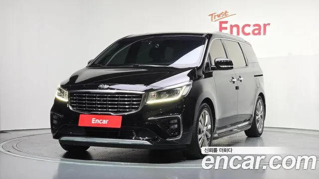 Kia Canival 2019 — photo 1