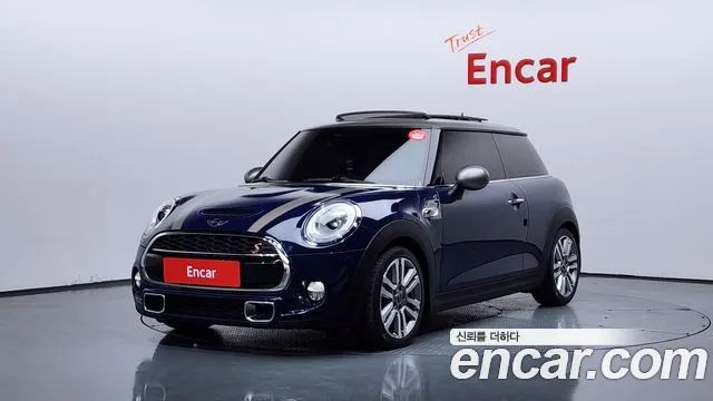 Mini Cooper 2017 — photo 1