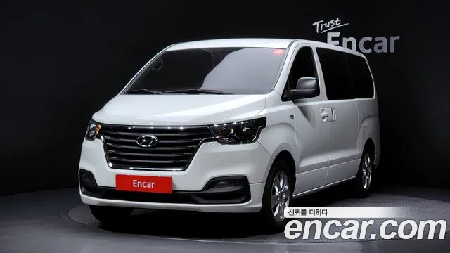 Hyundai Starex 2019 — photo 1