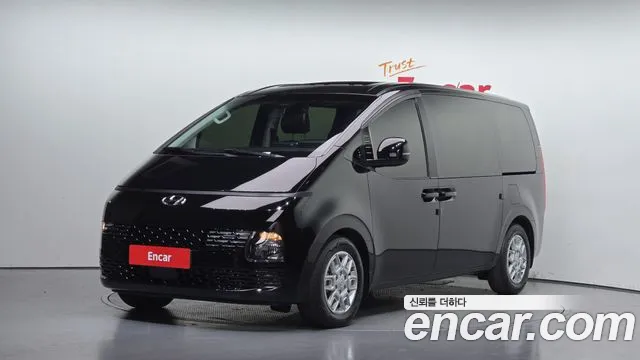 Hyundai Staria 2022 — photo 1
