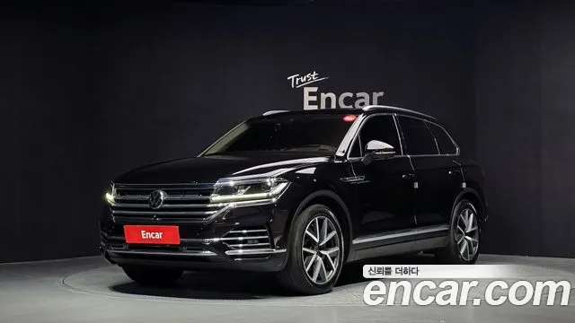 Volkswagen Touareg 2021 — photo 1
