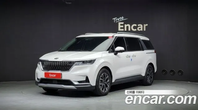 Kia Canival 2021 — photo 1