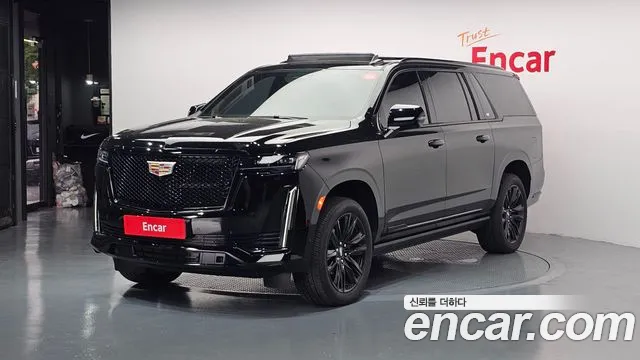 Cadillac Escalade 2023 — photo 1