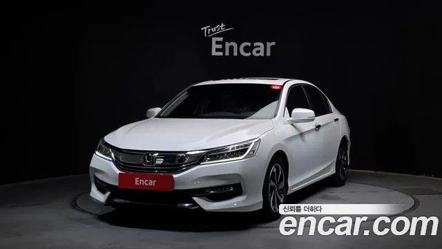 Honda Accord 2017 — photo 1