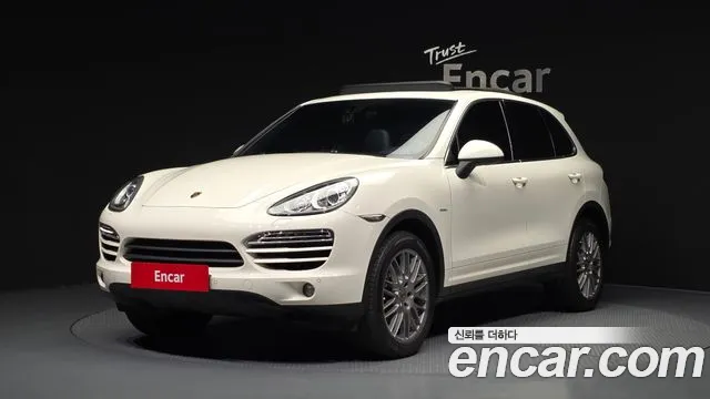 Porsche Cayenne 2012 — photo 1