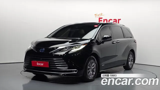 Toyota Sienna 2021 — photo 1
