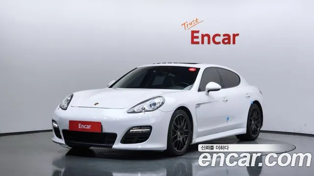 Porsche Panamera 2012 — photo 1