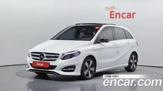 Mercedes-Benz B-Class 2018 — photo 1