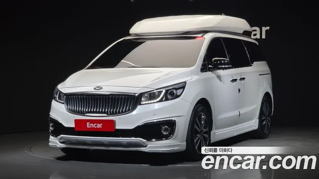 Kia Canival 2017 — photo 1