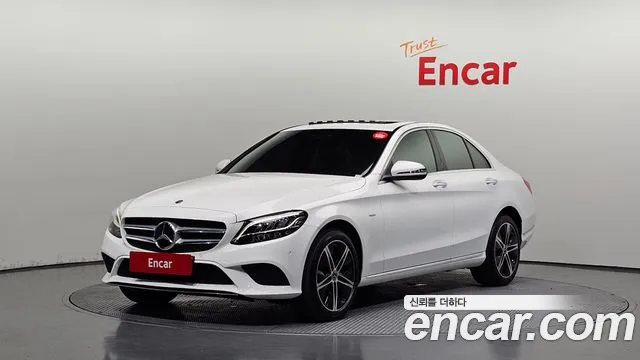 Mercedes-Benz C-Class 2020 — photo 1